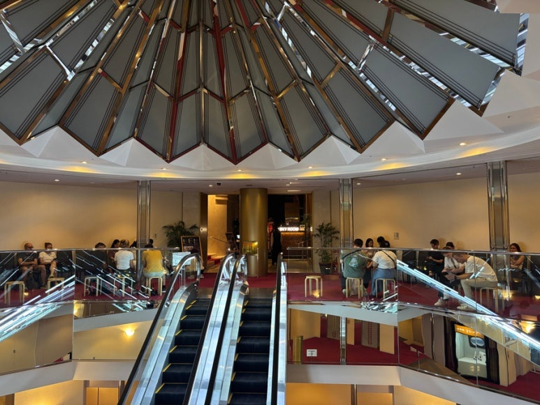 スカイルーム待合エリア