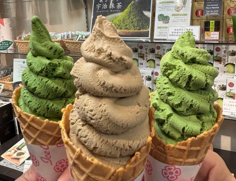 Matcha and hojicha ice cream at traditional Japanese tea shop in Asakusa