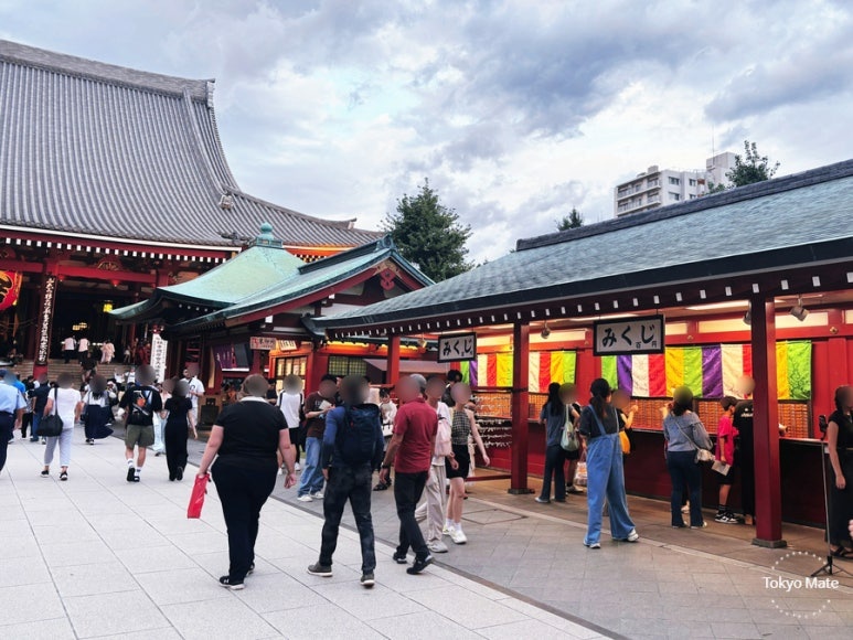 Asakusa Sensoji omikuji fortune slip drawing method