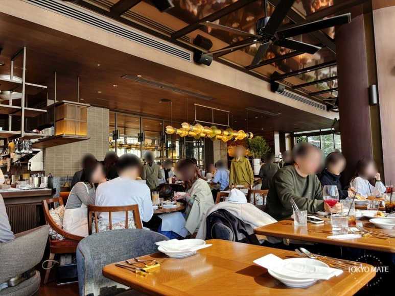 Balcony by 6th restaurant interior