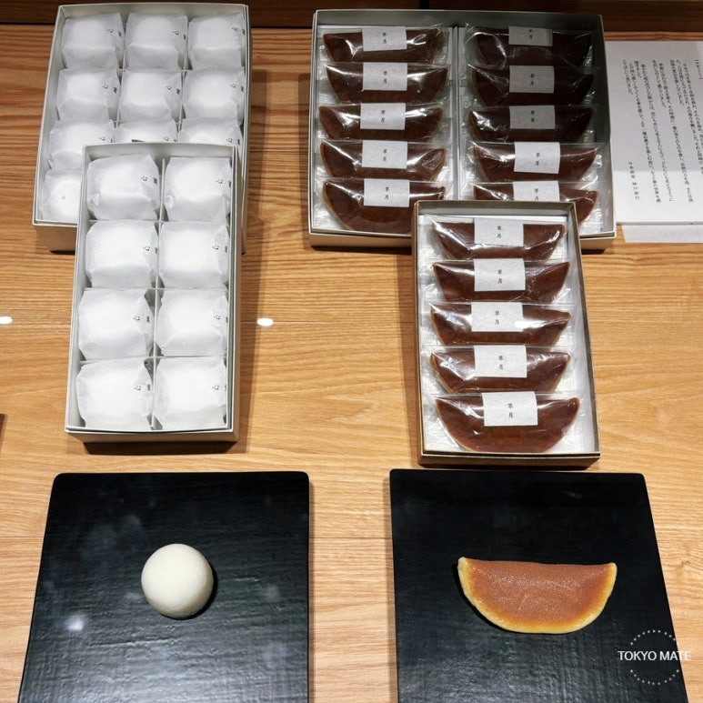 Suzukake Sogetsu half-moon dorayaki and Tororo yam manju