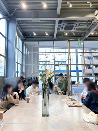 Blue Bottle Kiyosumi flagship cafe corridor space