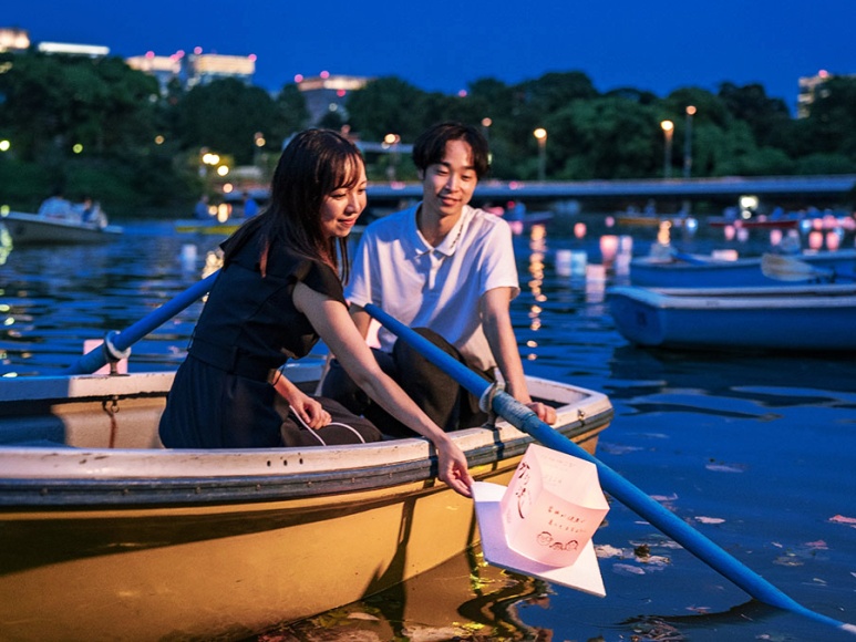 Floating lanterns from a boat on the Chidorigafuchi moat