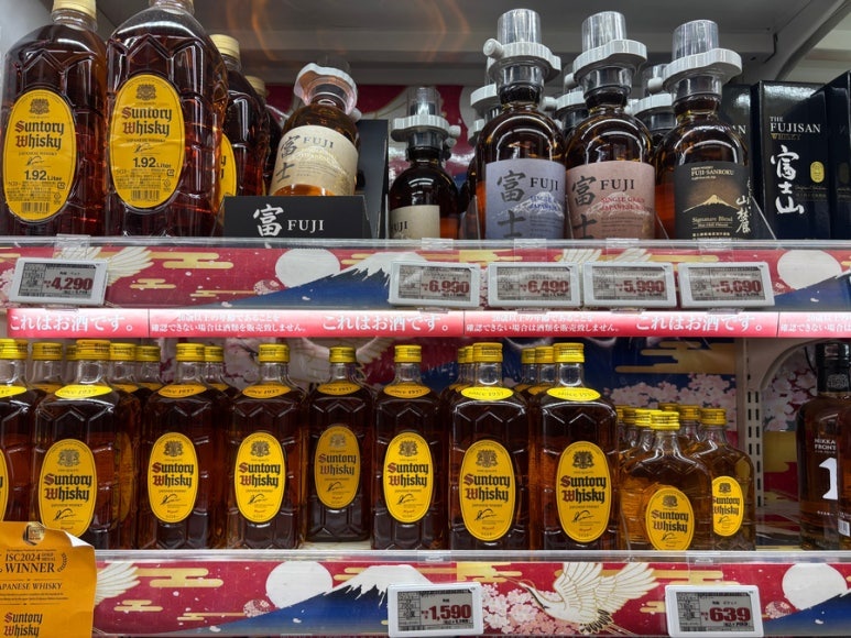 Suntory Kakubin whisky bottle at Don Quijote