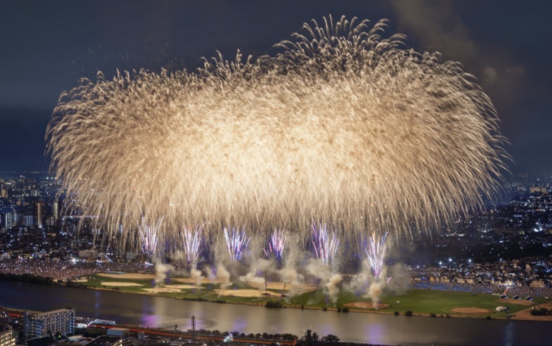 Edogawa Fireworks golden kamuro finale