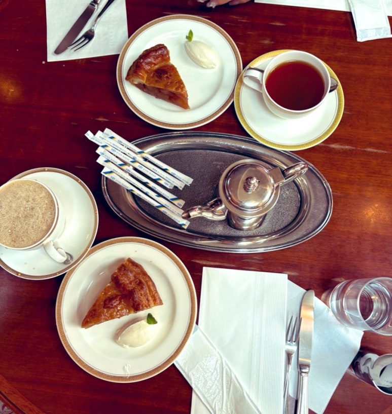 Tricolore main store apple pie