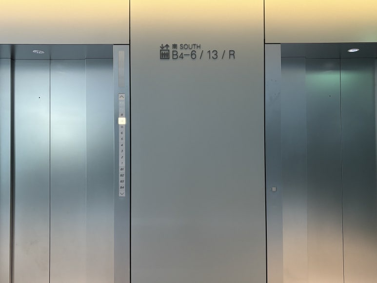 Elevator up to the Ginza Six rooftop garden on the R floor