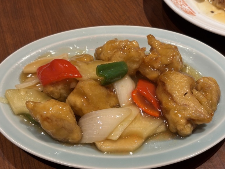 Ginza Tenryu sweet and sour pork cut into thick cubes with peppers and onion