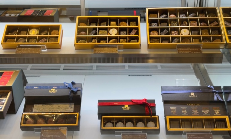 WAKO ANNEX 1F chocolate and gift display