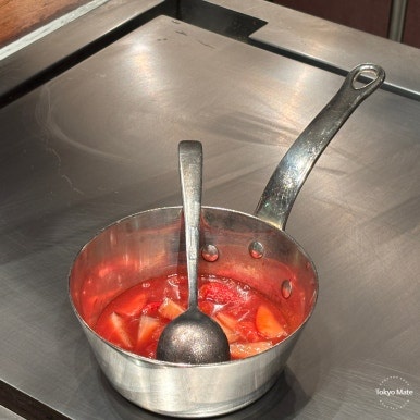 Flambe fire show with strawberries at Grand Hyatt Tokyo