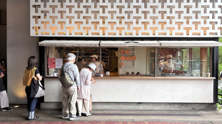 Queue at I'm donut Nakameguro flagship store