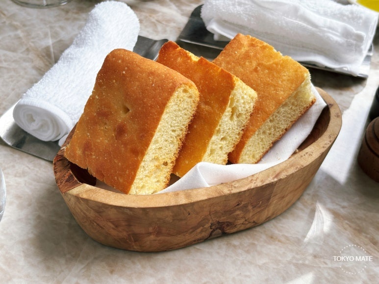 Janu Mercato lunch focaccia bread