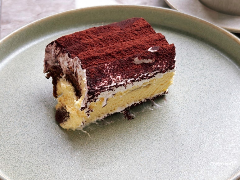 Janu Mercato tiramisu dessert