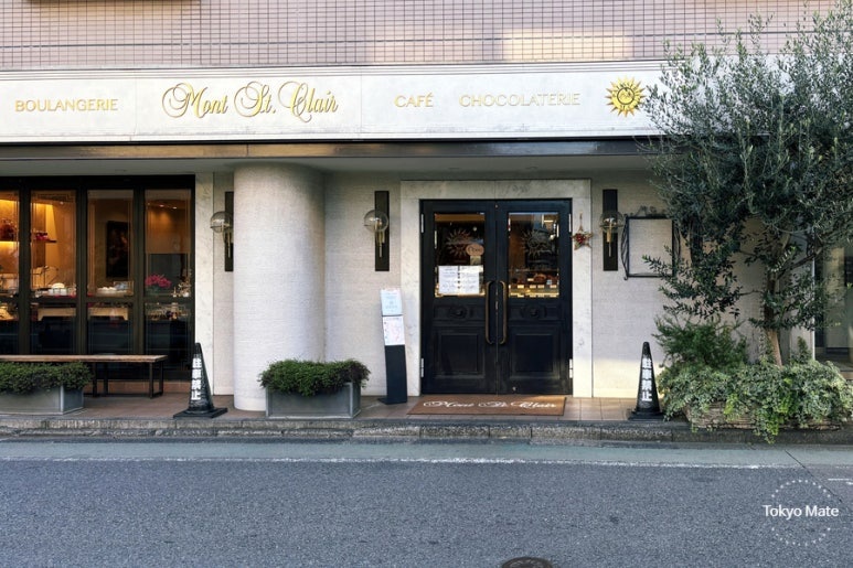Jiyugaoka Mont St. Clair famous Tokyo cake shop exterior