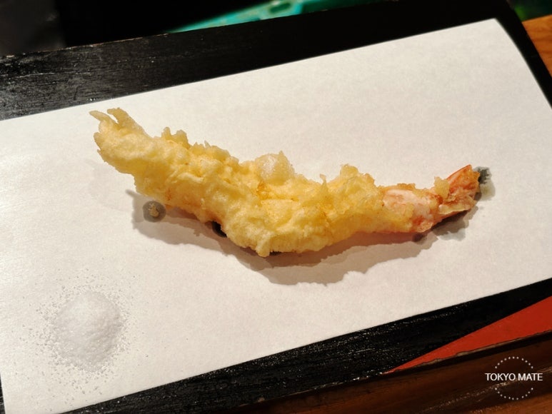 Freshly fried shrimp tempura