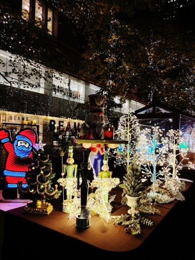 2025年丸の内クリスマスマーケット風景1