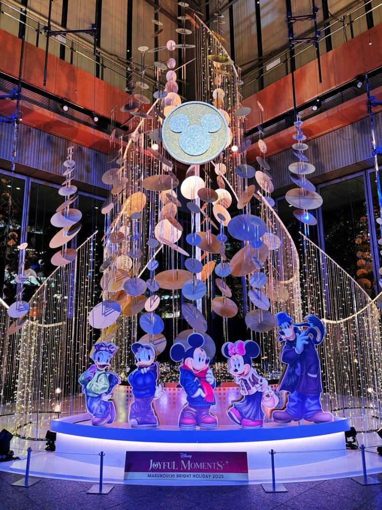 丸の内ディズニーモニュメント ミッキー＆フレンズ (丸ビル1F)