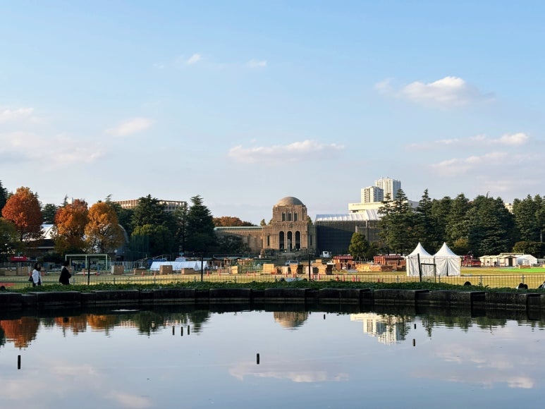 Meiji Jingu Gaien Seitoku Memorial Picture Gallery courtyard preparing for Christmas Market