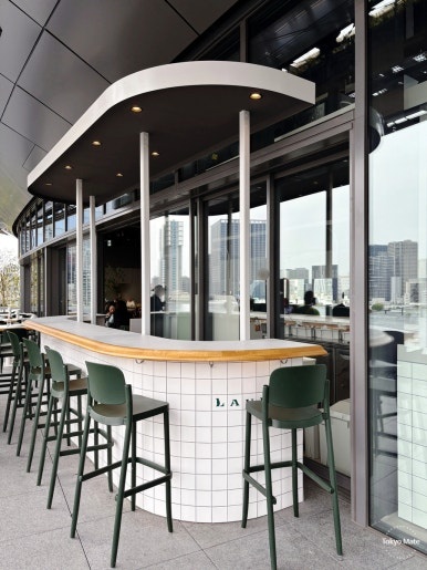 MoN Takanawa 6F Laube rooftop restaurant interior