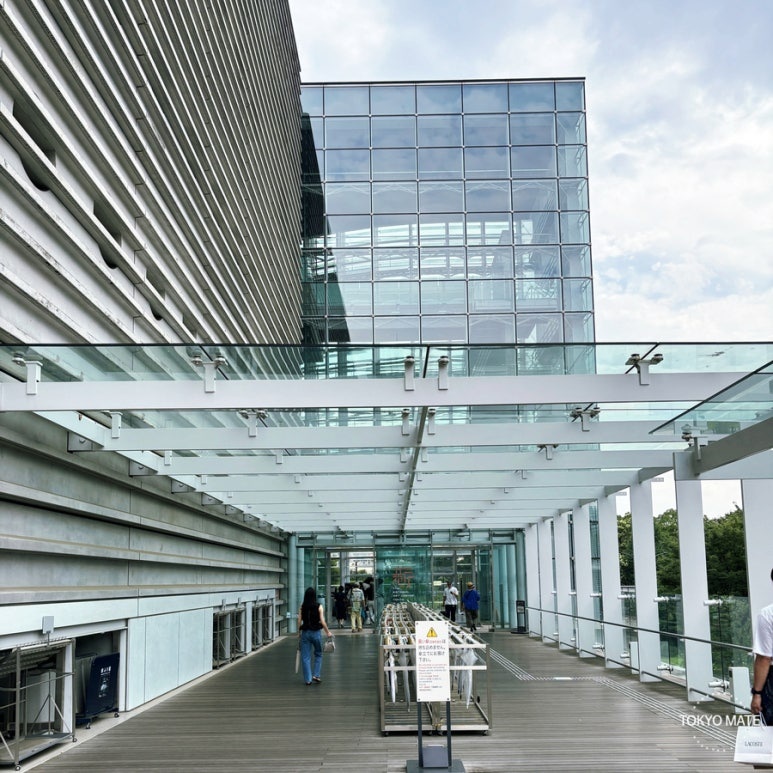 Entrance to the National Art Center Tokyo connected to Nogizaka Station Exit 6