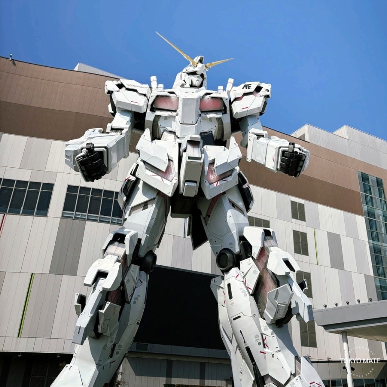 Odaiba Unicorn Gundam at the 2F Festival Plaza of DiverCity Tokyo Plaza