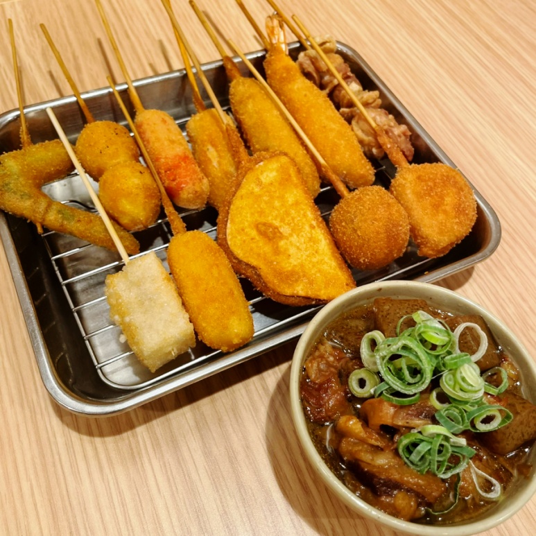 The twelve skewers in the Hozenji set at Kushikatsu Daruma