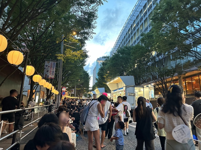Roppongi Hills Keyakizaka Street global food market