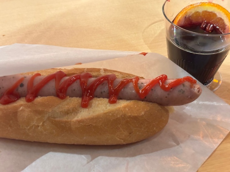 六本木之丘圣诞市集2025德国式摊位和Glühwein