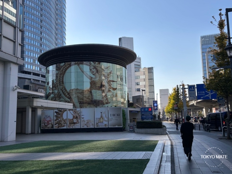 Roppongi Hills Metro Hat exterior
