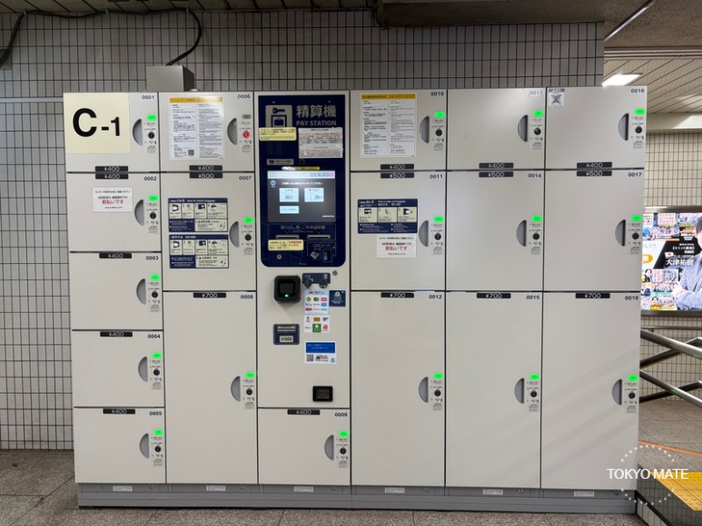 Coin lockers at Roppongi Station Hibiya Line Exit 1C, availability at 10 AM
