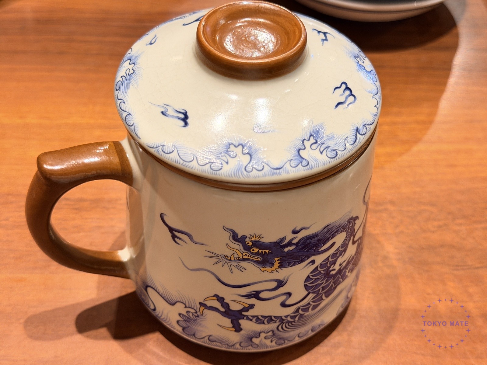 Blue dragon lidded tea mug