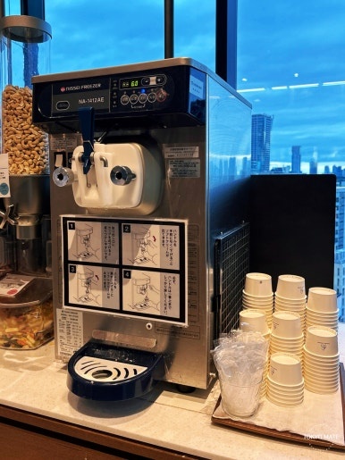 Snacks stocked at the Shibuya Tsutaya Share Lounge