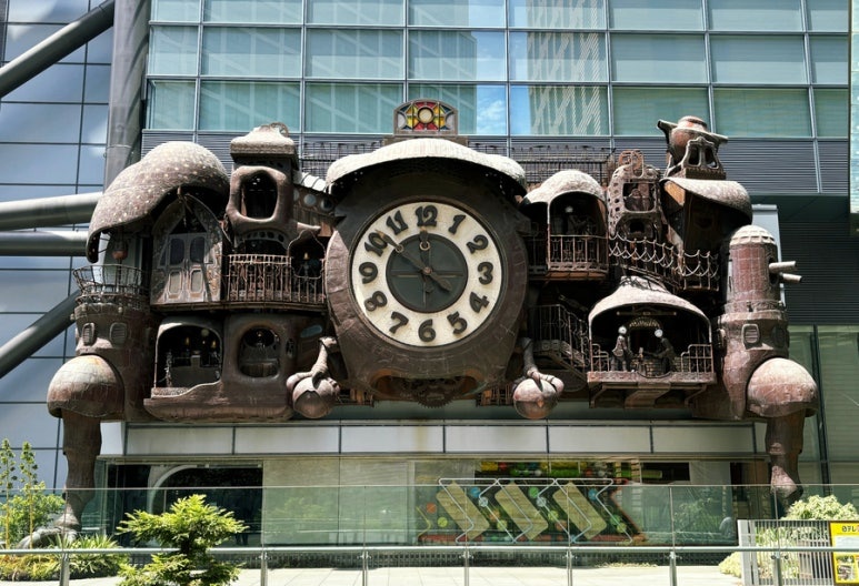 Miyazaki Hayao's Nittele Giant Clock