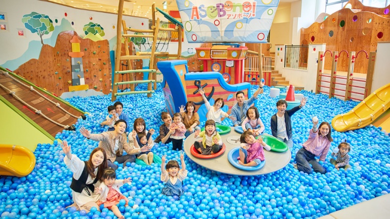 Tokyo Dome City ASOBono indoor kids park, great indoor Tokyo attraction for children to run around