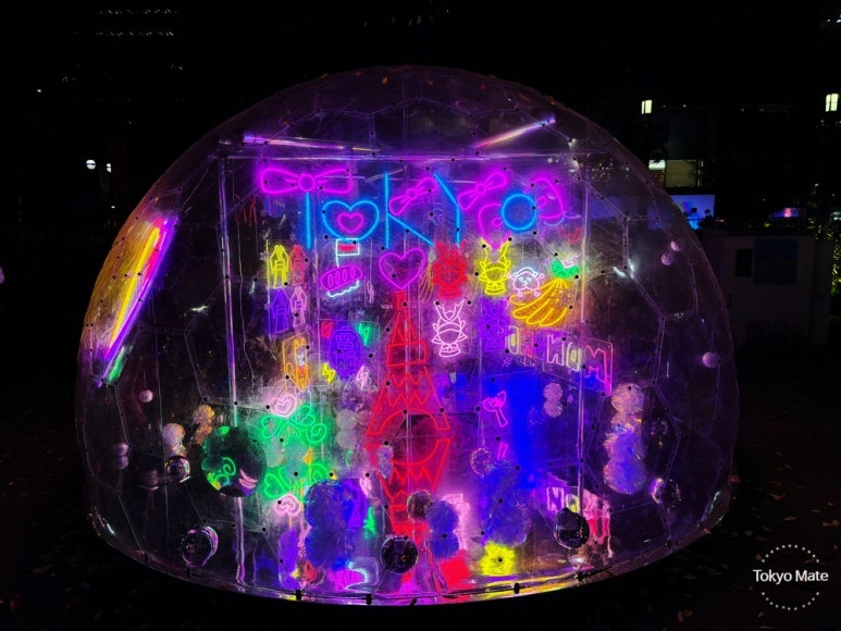 TOKYO KAWAII DOME colorful neon display