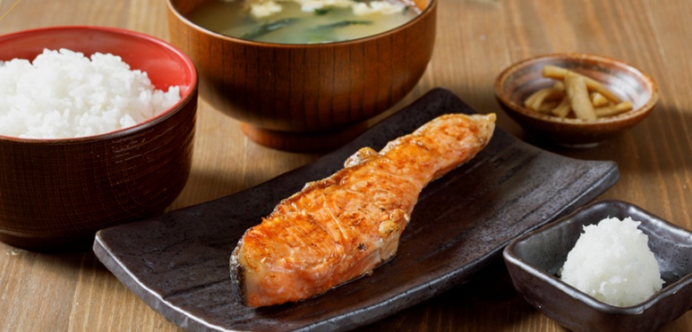 Shinpachi Shokudo charcoal-grilled salmon breakfast set