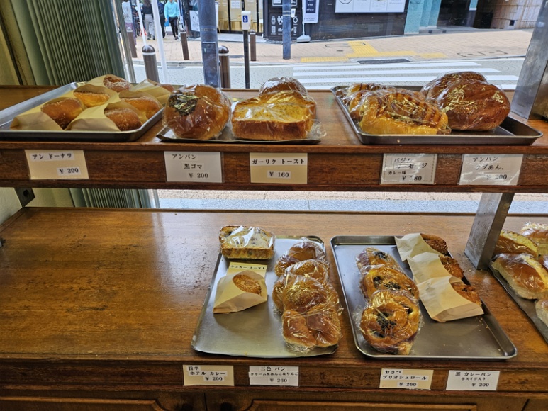 Breads at St. Moritz Roppongi bakery