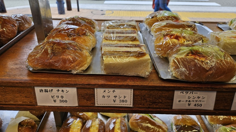 Bread selection at St. Moritz Roppongi bakery
