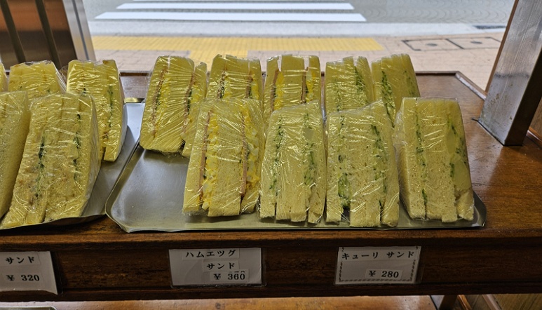 Baked goods at St. Moritz Roppongi bakery