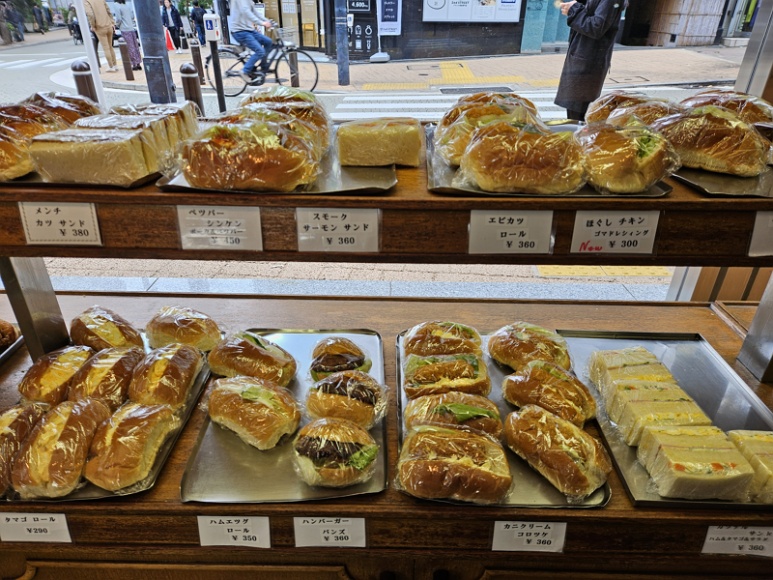 More breads at St. Moritz Roppongi bakery