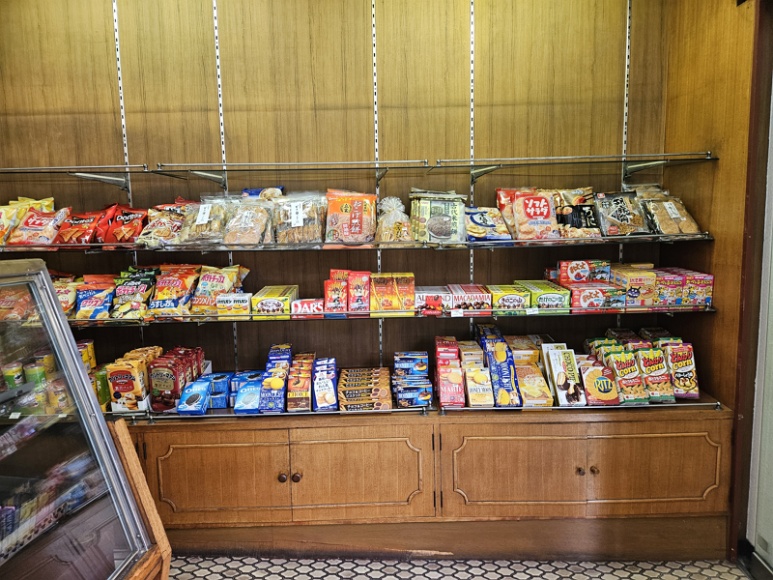 Snacks and drinks sold at St. Moritz Roppongi bakery