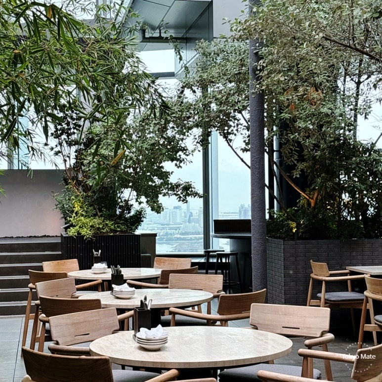 The Public Place 28F Italian restaurant at LUFTBAUM