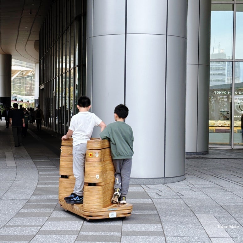 Self-driving mobility vehicle at Takanawa Gateway City