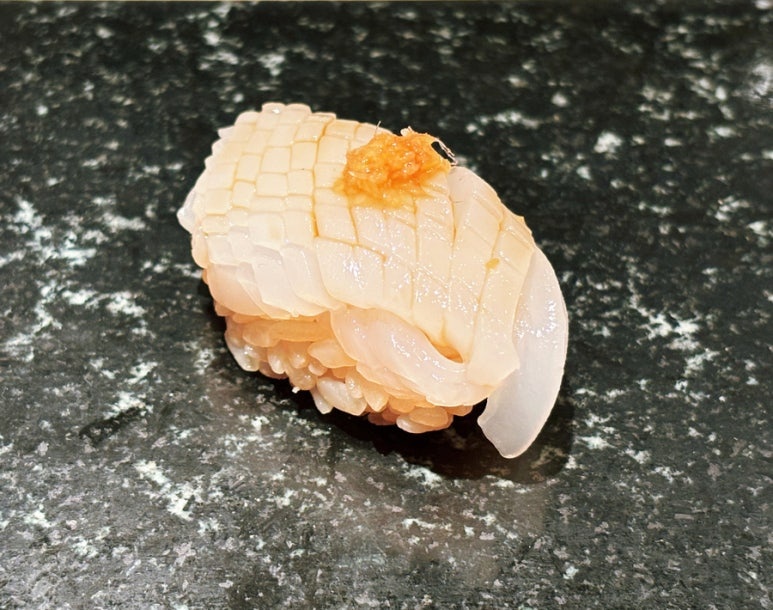 Takumi Tatsuhiro Shinjuku Michelin sushi nigiri bigfin reef squid aori ika