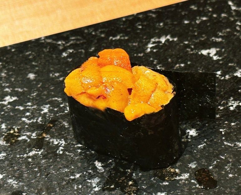 Takumi Tatsuhiro Shinjuku sushi restaurant gunkan maki sea urchin uni