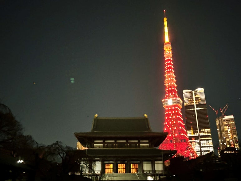 2025 Tokyo Shiba Park Christmas Market venue with Tokyo Tower majestically lit in the background