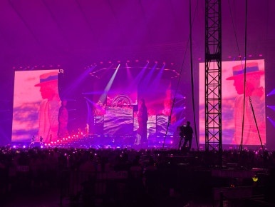 Tokyo Dome concert stage setup