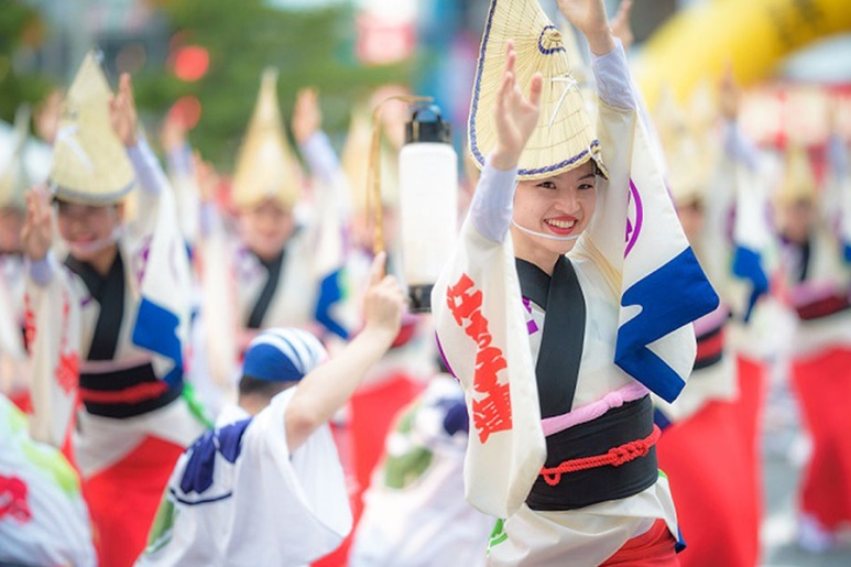 Koenji Awa Odori street parade and traditional dance performance
