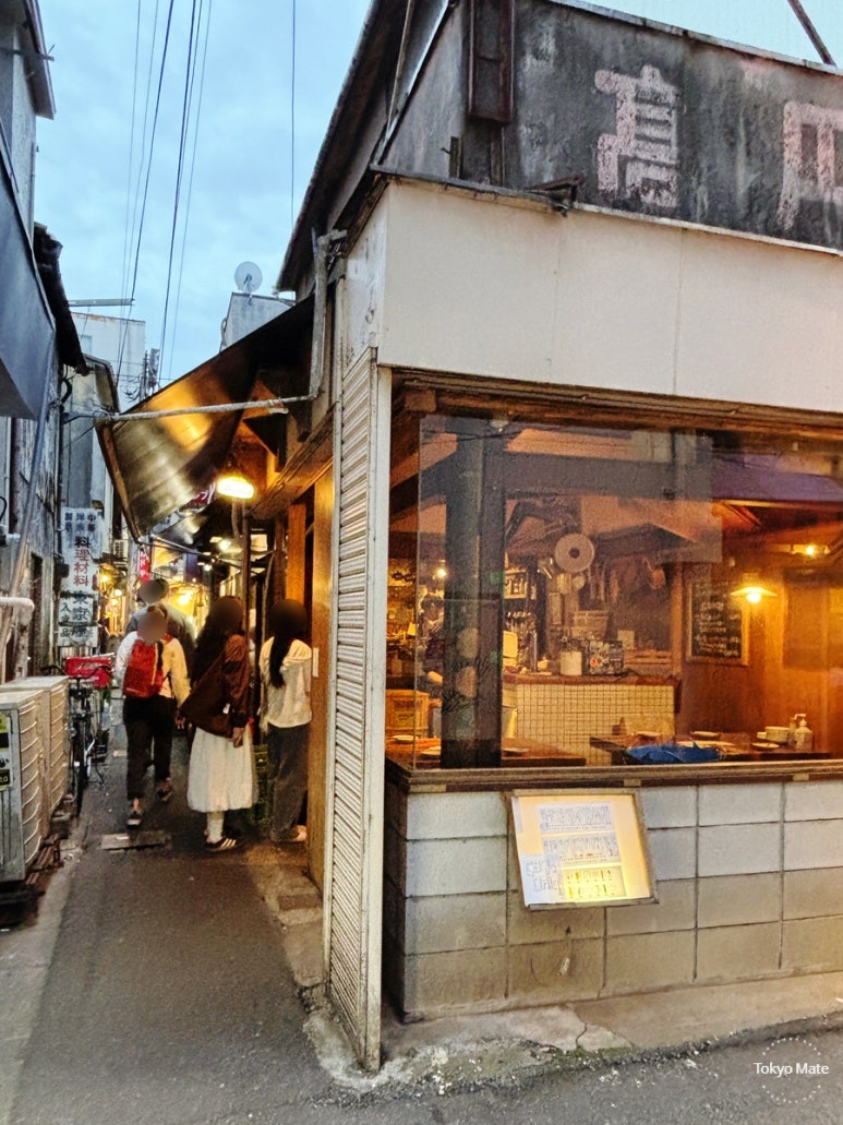 Akiya izakaya storefront in Koenji