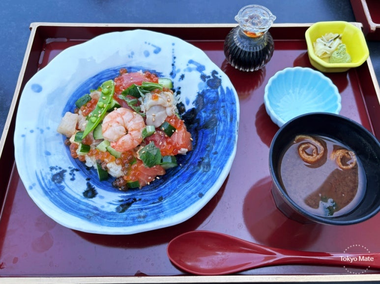 HAL YAMASHITA chirashi sushi, clam miso soup, and seasonal pickles full set